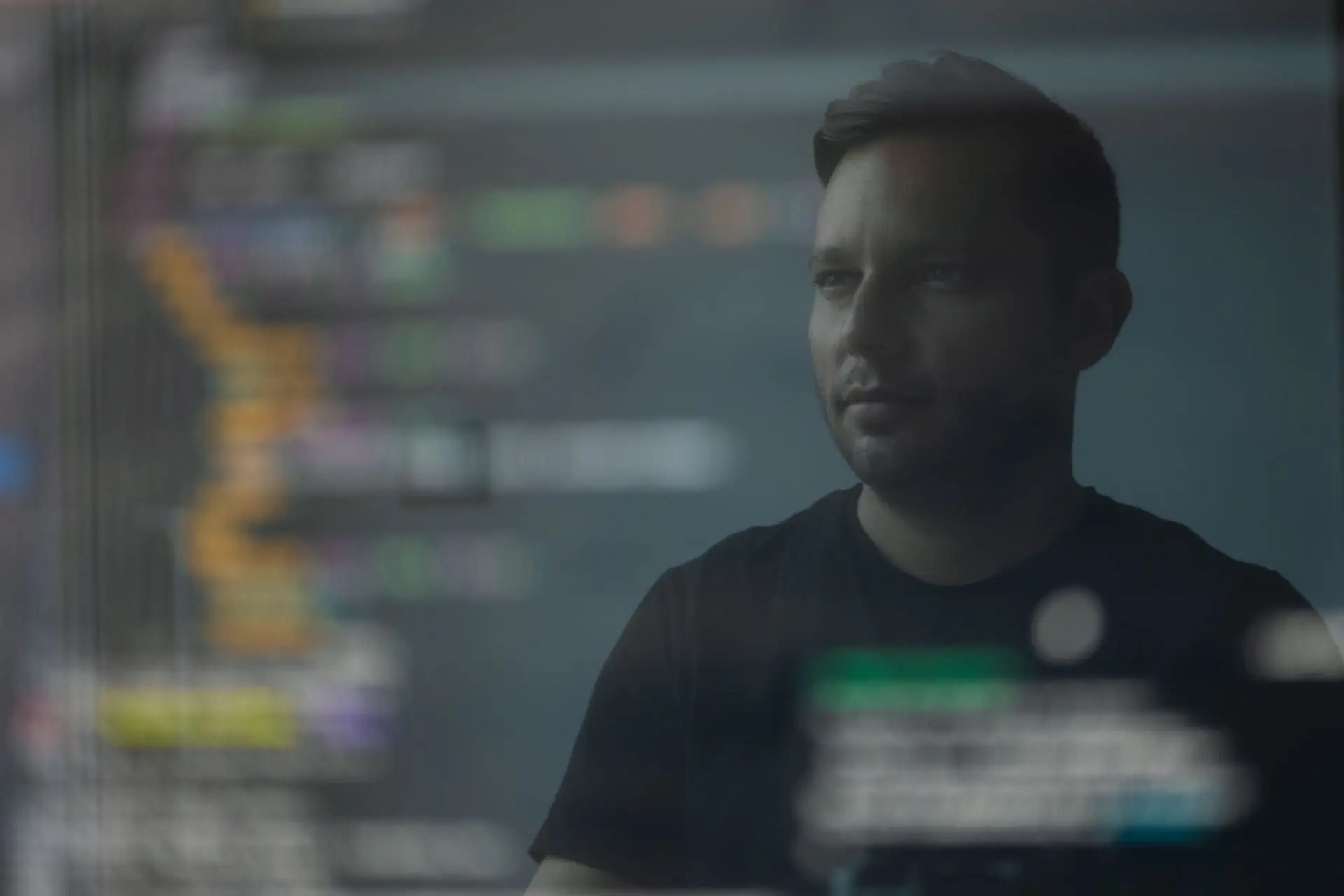 monitor screen reflection